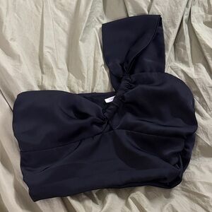 Charcoal Clothing Black One-Shoulder Twist Crop Top